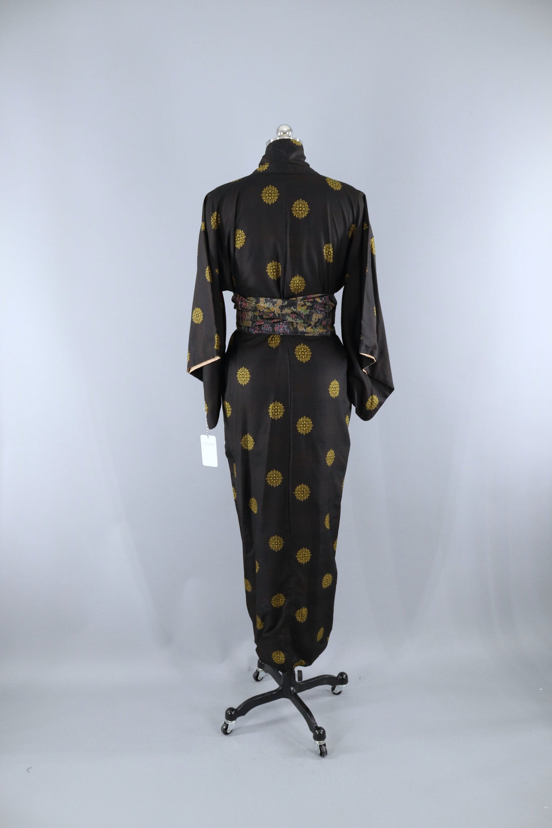 Vintage 1940s 1950s Silk Kimono Robe / Black & Gold Medallions ThisBlueBird Vintage 1940s 1950s Silk Kimono Robe / Black & Gold Medallions ThisBlueBird