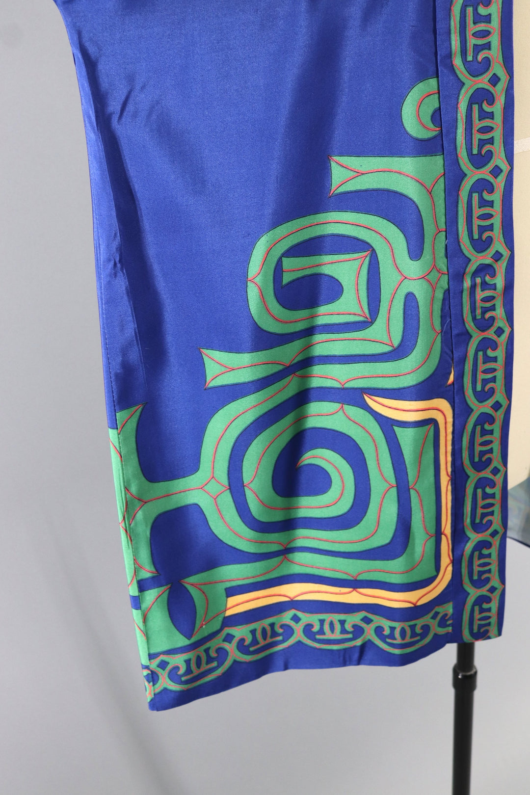 Vintage 1940s - 1950s Silk Kimono Robe / Hayashi Kimono Japan - ThisBlueBird