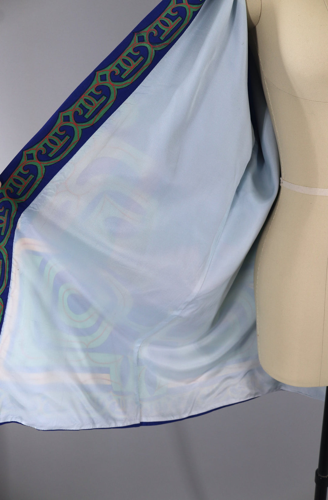 Vintage 1940s - 1950s Silk Kimono Robe / Hayashi Kimono Japan - ThisBlueBird