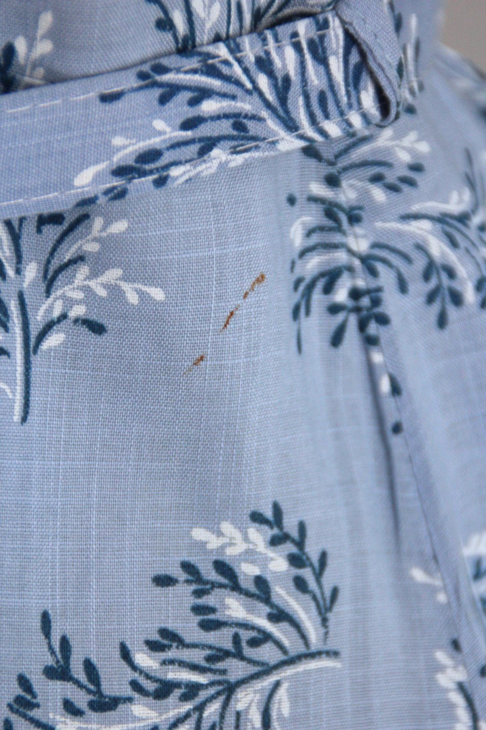 Vintage 1940s Day Dress / Blue Floral Novelty Print Cotton - ThisBlueBird