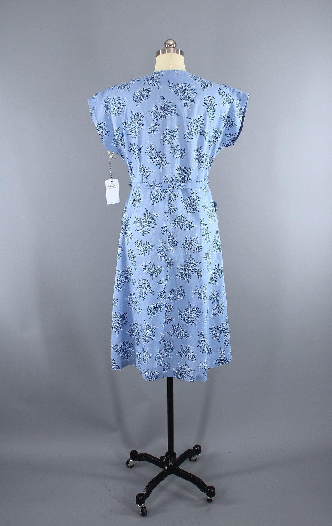 Vintage 1940s Day Dress / Blue Floral Novelty Print Cotton - ThisBlueBird