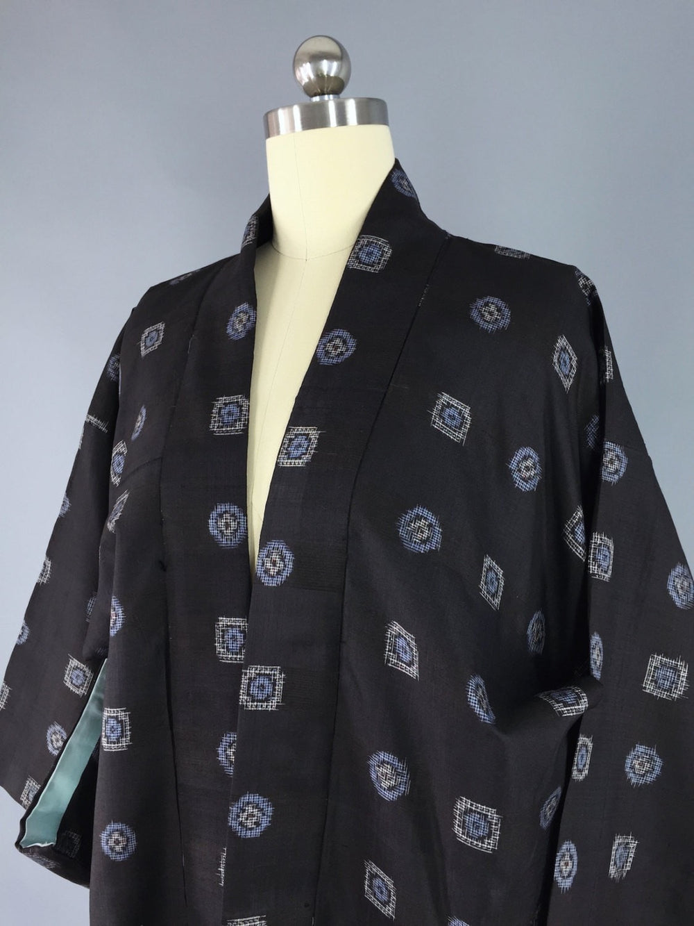 Vintage 1940s Haori Kimono Cardigan / Black & Blue Ikat - ThisBlueBird
