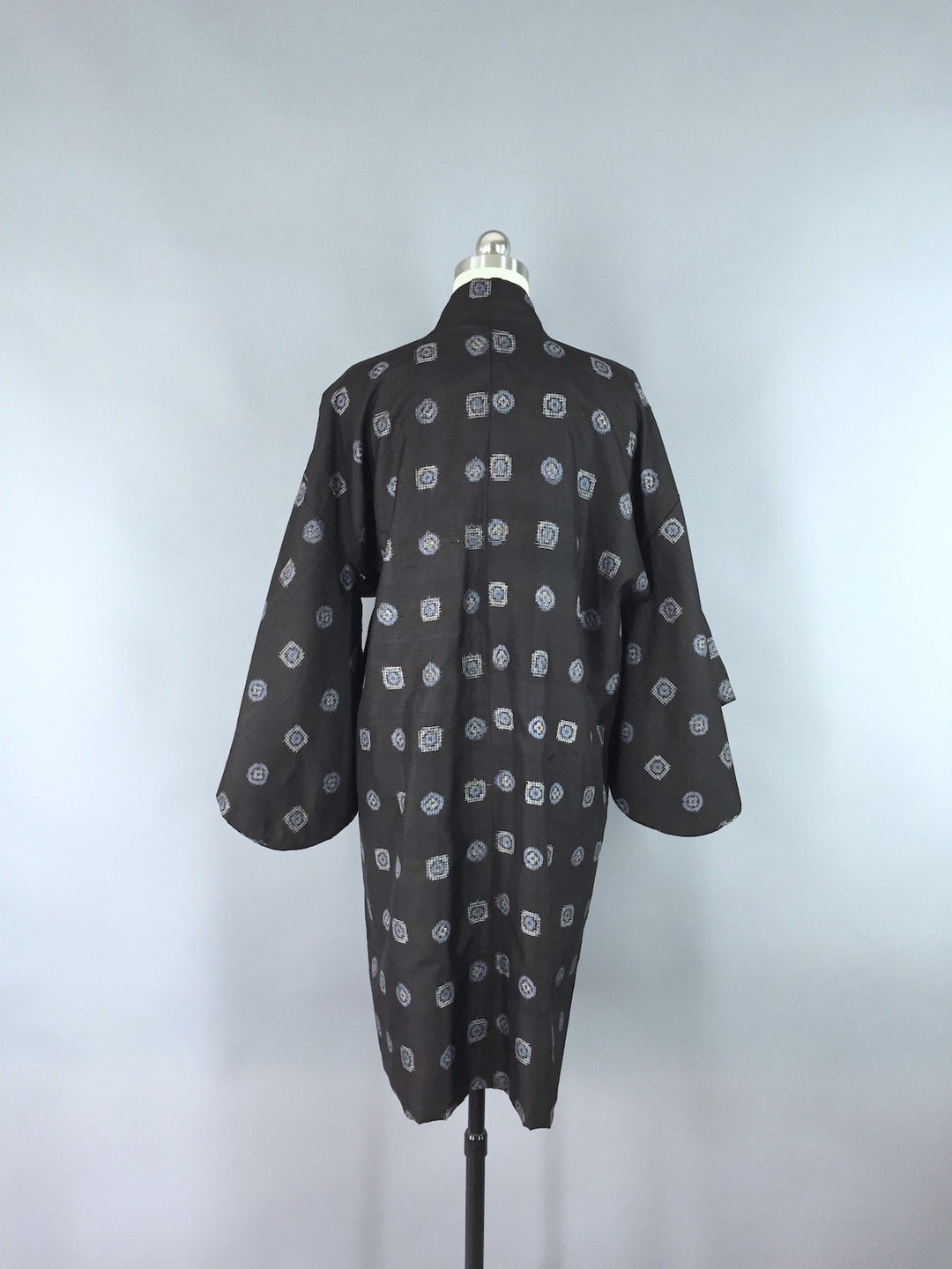 Vintage 1940s Haori Kimono Cardigan / Black &amp; Blue Ikat - ThisBlueBird