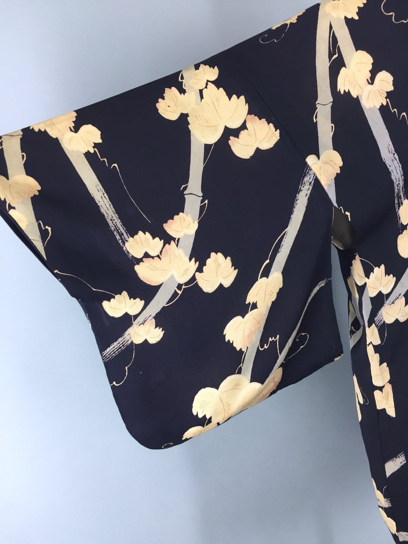 Vintage 1940s Haori Silk Kimono Jacket Cardigan with Navy Blue Leaves Print - ThisBlueBird