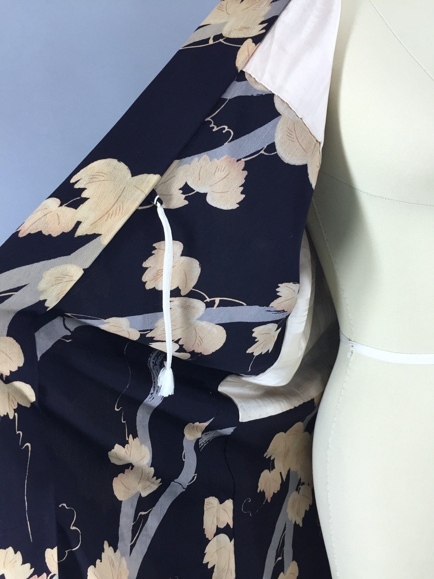 Vintage 1940s Haori Silk Kimono Jacket Cardigan with Navy Blue Leaves Print - ThisBlueBird