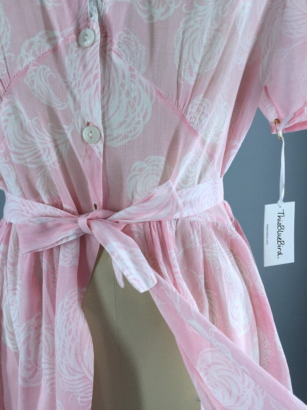 Vintage 1940s Hostess Dress / Robe / Feather Novelty Print - ThisBlueBird