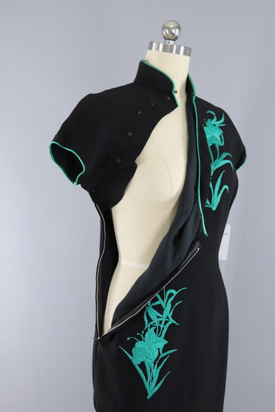 Vintage 1940s Mandarin Qi Pao Cheongsam Dress / Black & Green Embroidered Flowers - ThisBlueBird