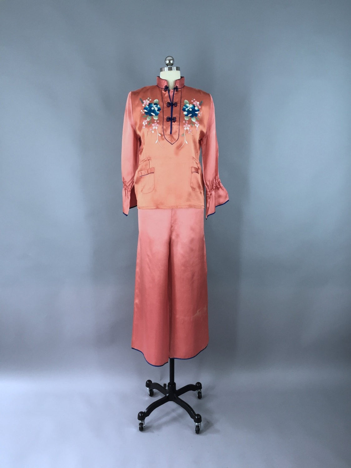 Vintage 1940s Pajamas / Chinoiserie Satin Loungewear Set - ThisBlueBird