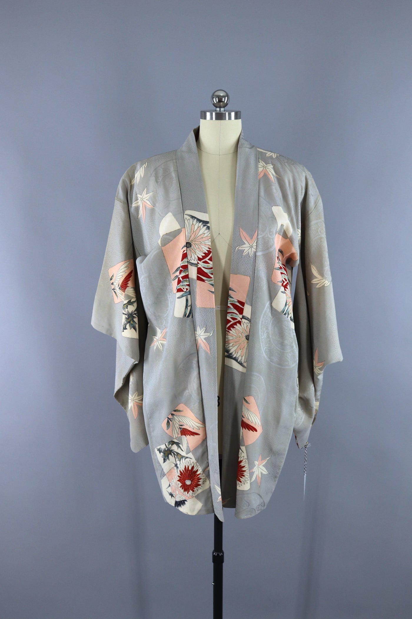 Vintage 1940s Silk Haori Kimono Cardigan Jacket / Grey & Pink Art Deco Floral - ThisBlueBird