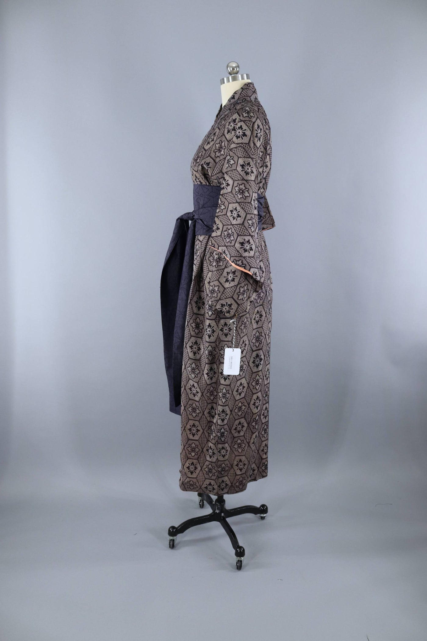 Vintage 1940s Silk Kimono Robe / Black Tan Blue Ikat – ThisBlueBird