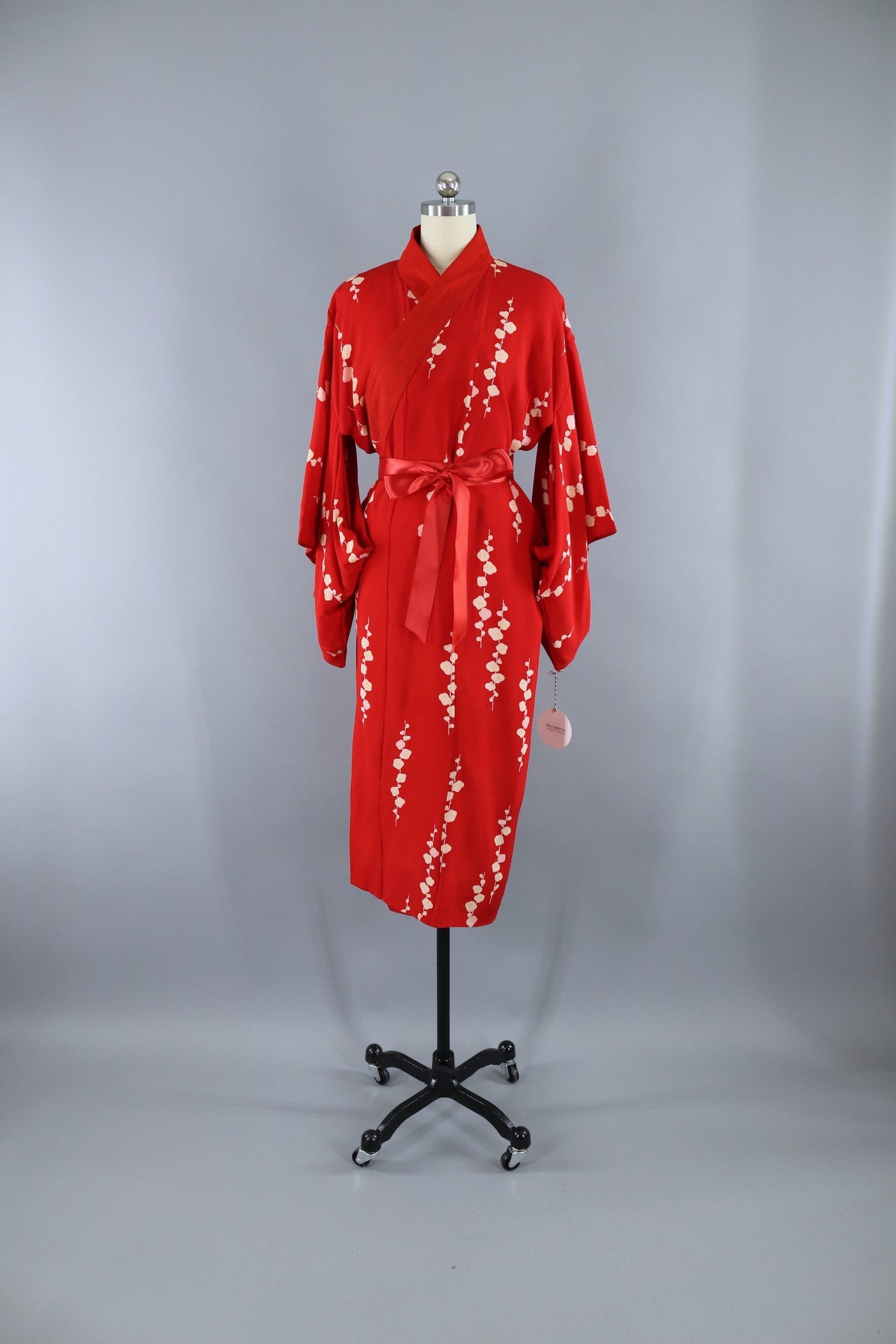 Vintage 1940s Silk Kimono Robe Juban / Red & White Floral - ThisBlueBird