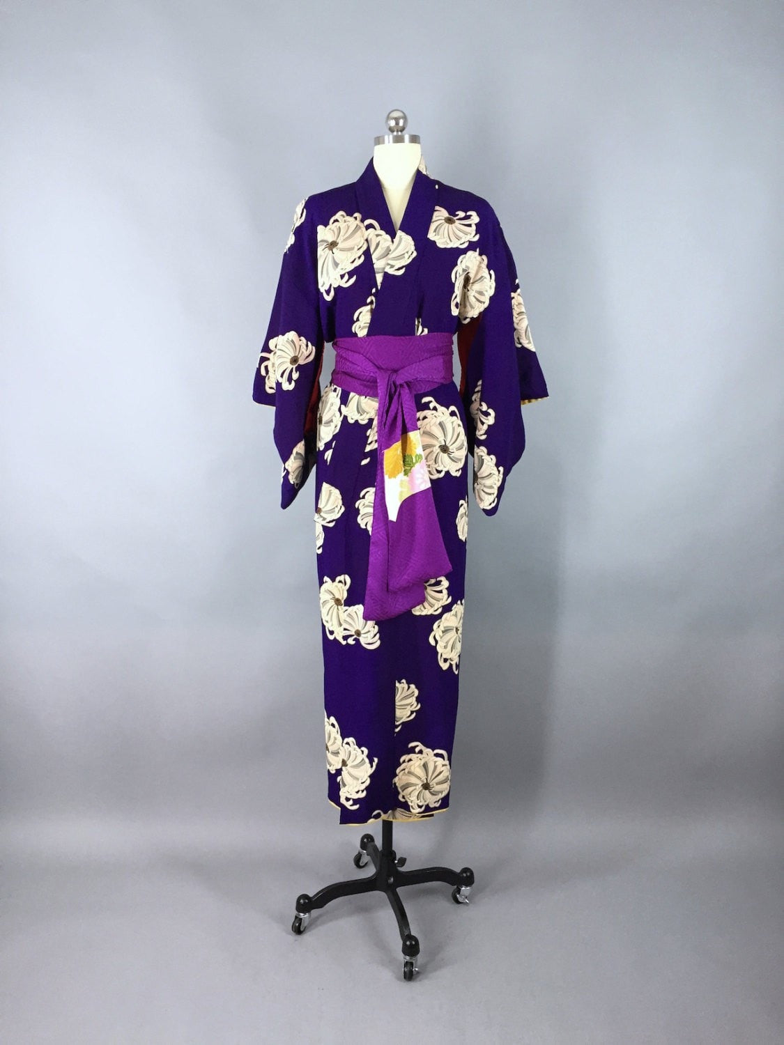 Vintage 1940s Silk Kimono Robe Purple Chrysanthemum - ThisBlueBird
