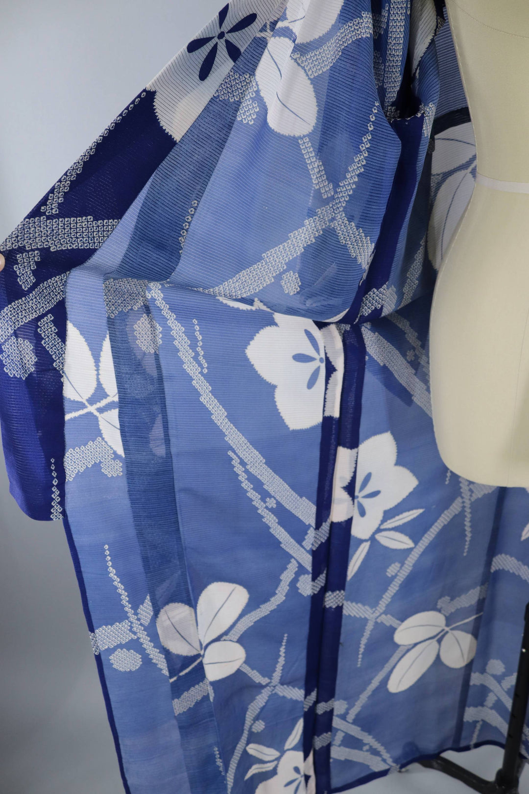 Vintage 1940s Silk Kimono Robe / Sheer Blue &amp; White Floral - ThisBlueBird