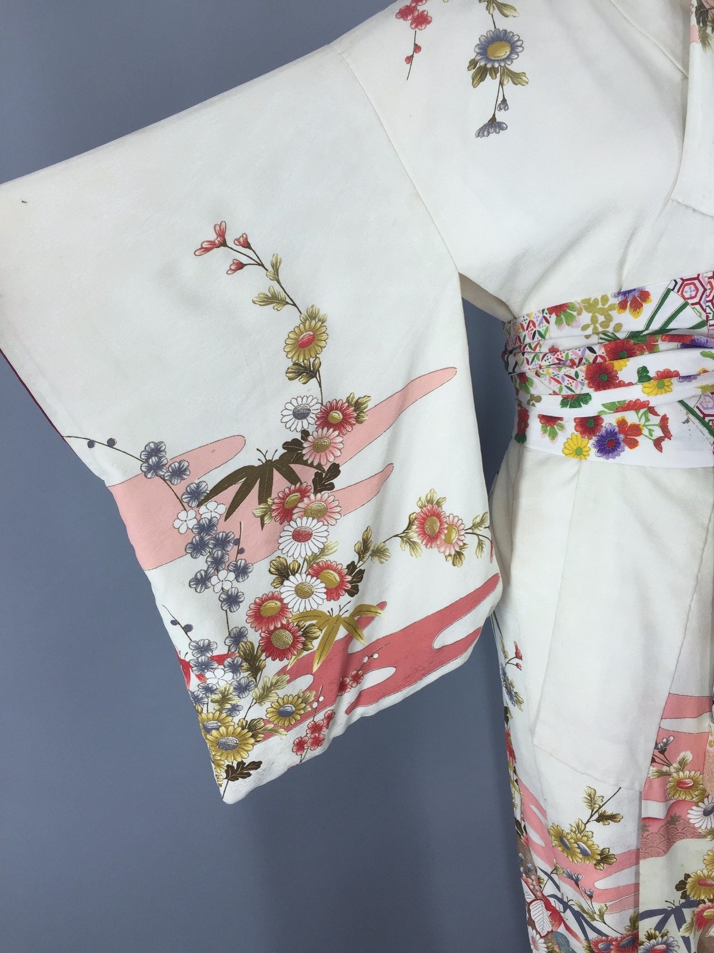 Vintage 1940s Silk Kimono Robe / White Ivory Floral Print - ThisBlueBird