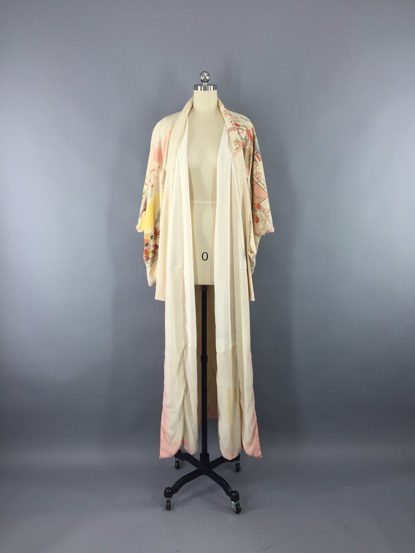 Vintage 1940s Vintage Silk Kimono Robe /  Ivory Pink Embroidered - ThisBlueBird