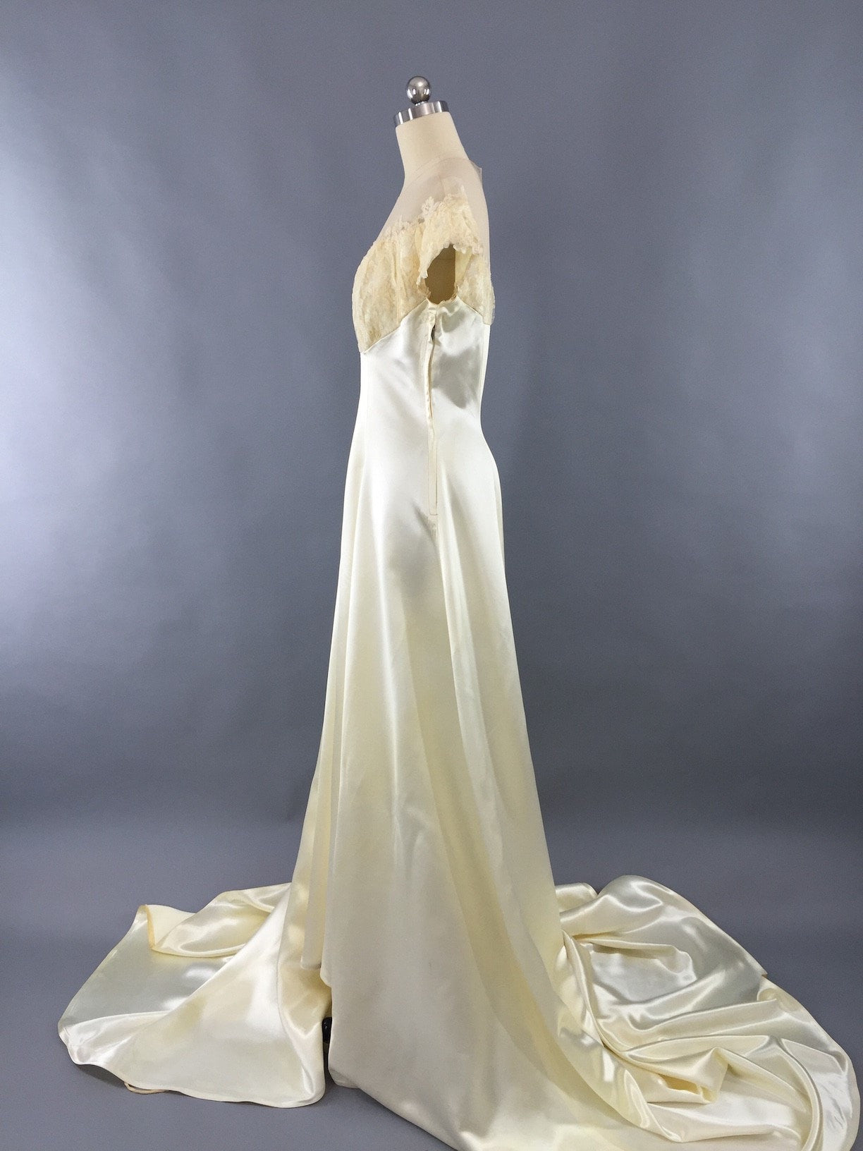 Vintage 1940s Wedding Dress / 40s Bridal Gown / Ivory Liquid Satin - ThisBlueBird