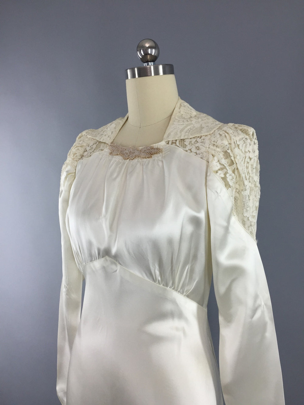 Vintage 1940s Wedding Dress / SATIN STAR / Ivory Satin & Lace Bridal Gown - ThisBlueBird