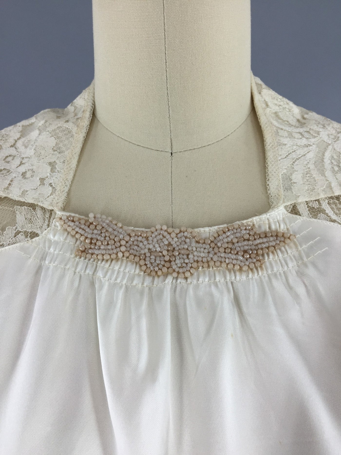 Vintage 1940s Wedding Dress / SATIN STAR / Ivory Satin & Lace Bridal Gown - ThisBlueBird