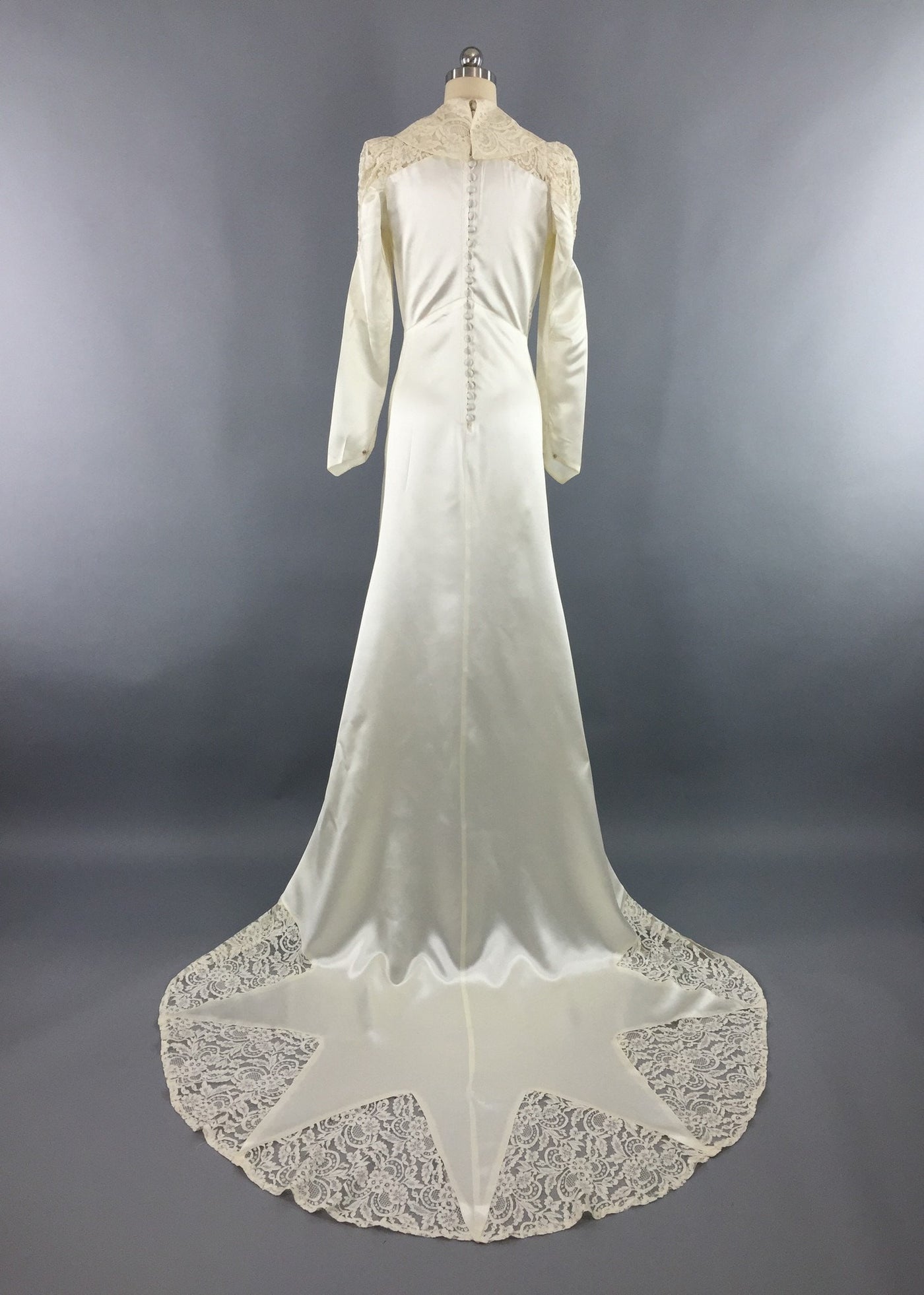 Fabulous Vintage Wedding Dresses from Mill Crest Vintage : Chic Vintage  Brides
