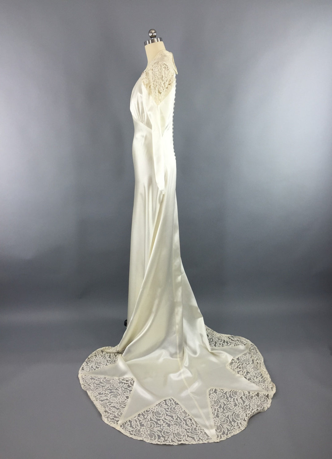 Vintage 1940s Wedding Dress SATIN STAR Ivory Satin Lace