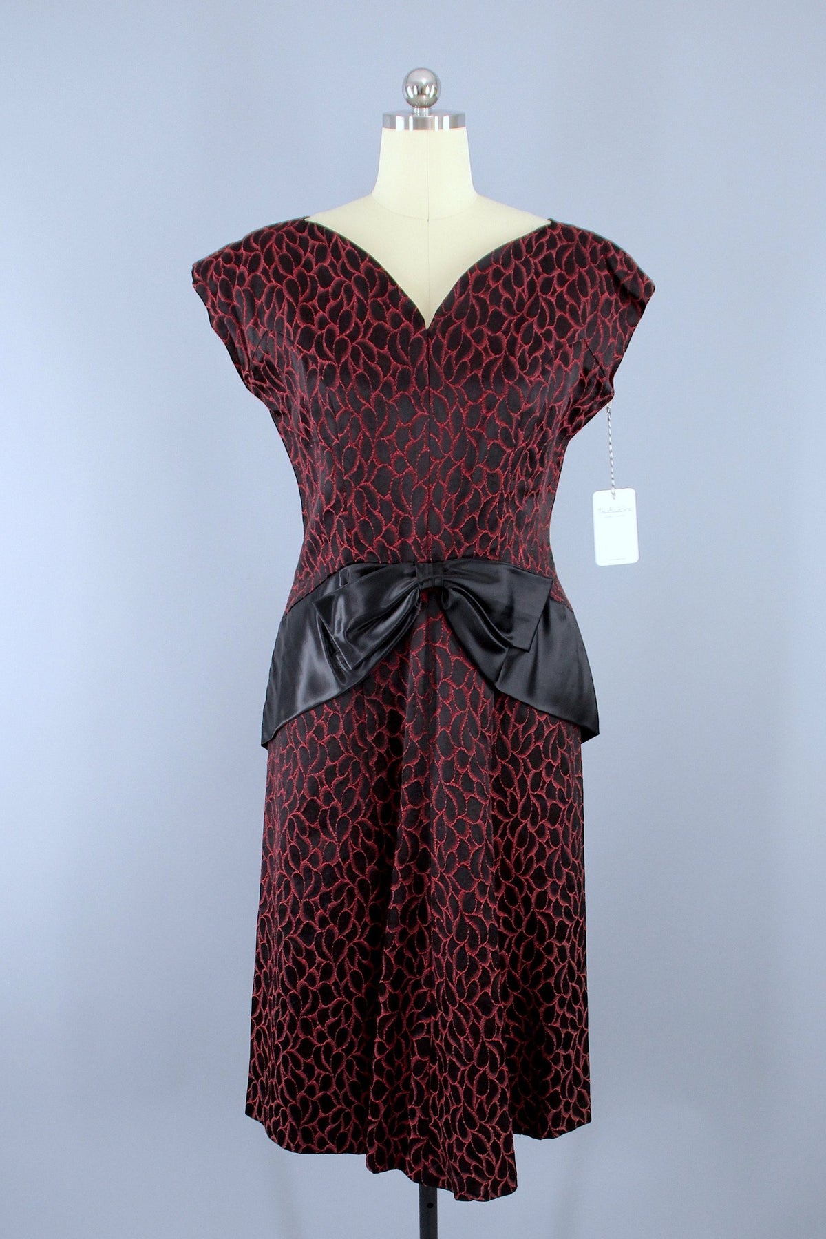 Vintage 1950s Black & Red Satin Damask Cocktail Dress – ThisBlueBird