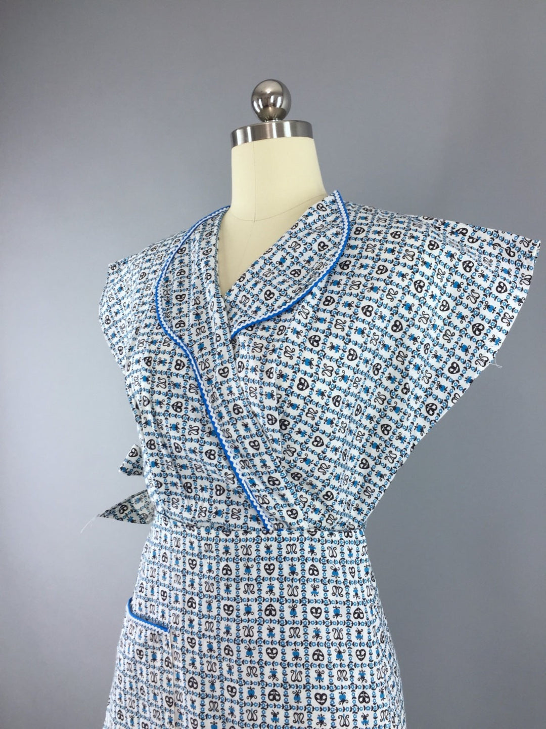 Vintage 1950s Blue Cotton Novelty Print Wrap Dress – ThisBlueBird