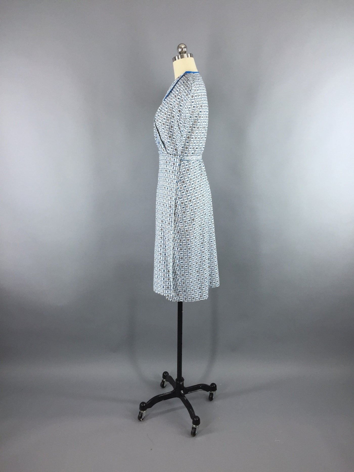 Vintage 1950s Blue Cotton Novelty Print Wrap Dress - ThisBlueBird