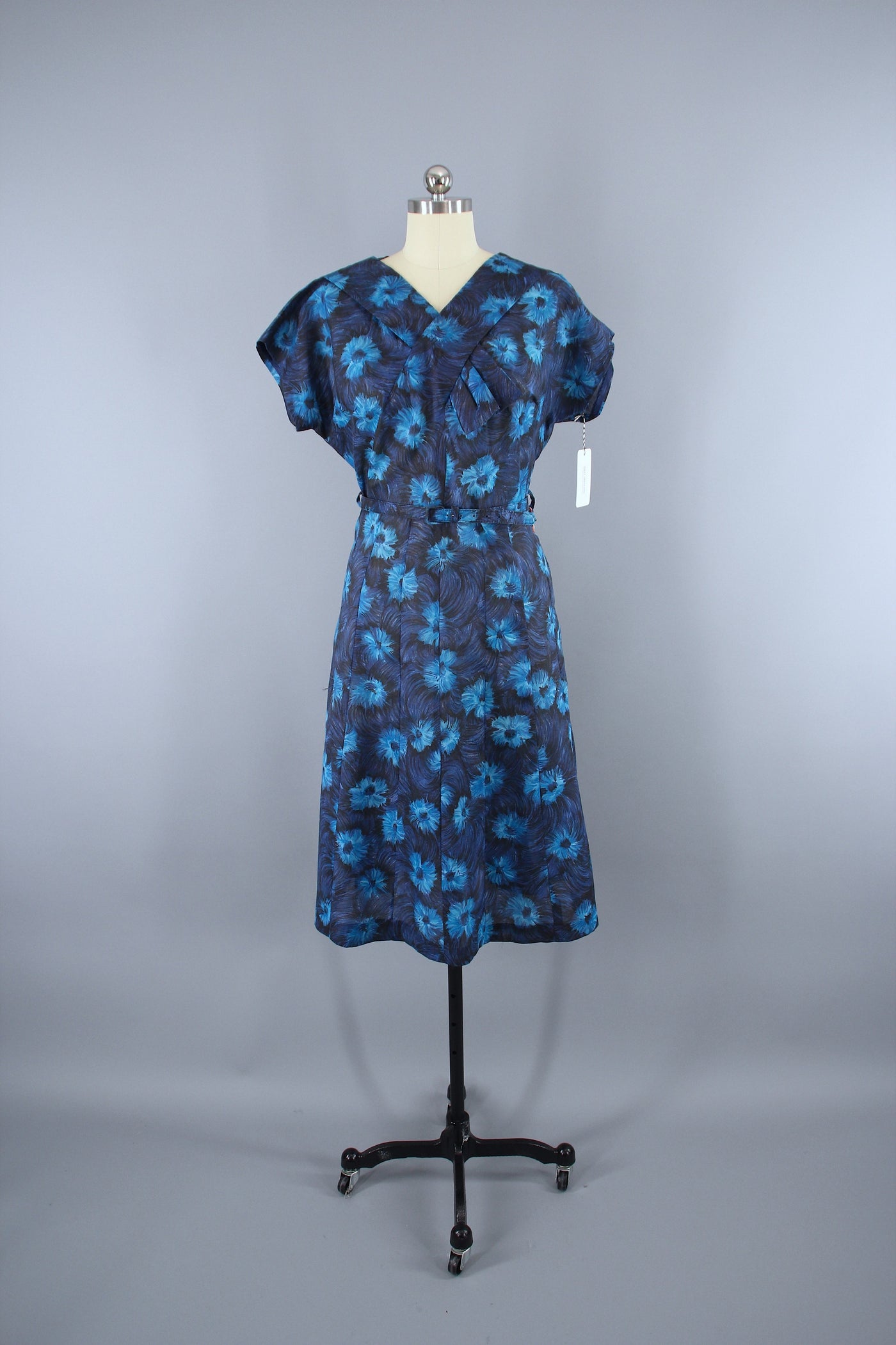 Vintage 1950s Blue Floral Print Day Dress - ThisBlueBird