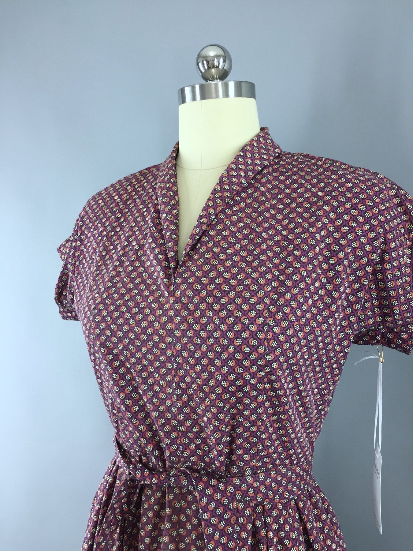 Vintage 1950s Dress / Purple Novelty Print Cotton – ThisBlueBird