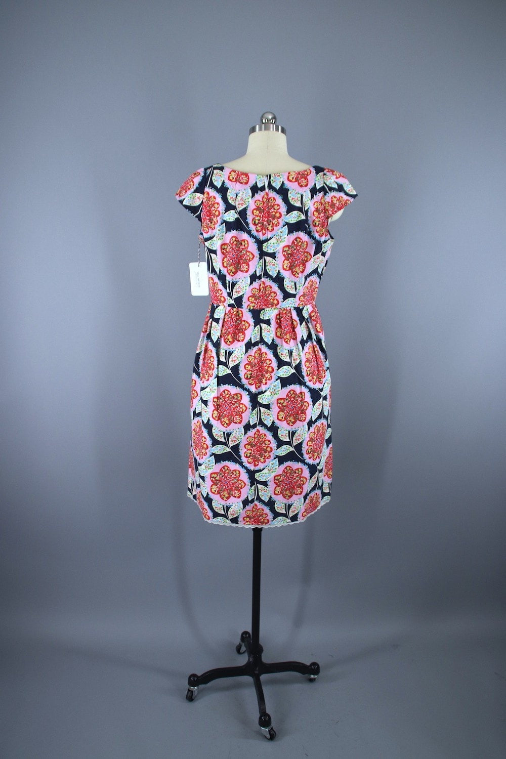 Vintage 1950s Floral Print Cotton Day Dress - ThisBlueBird