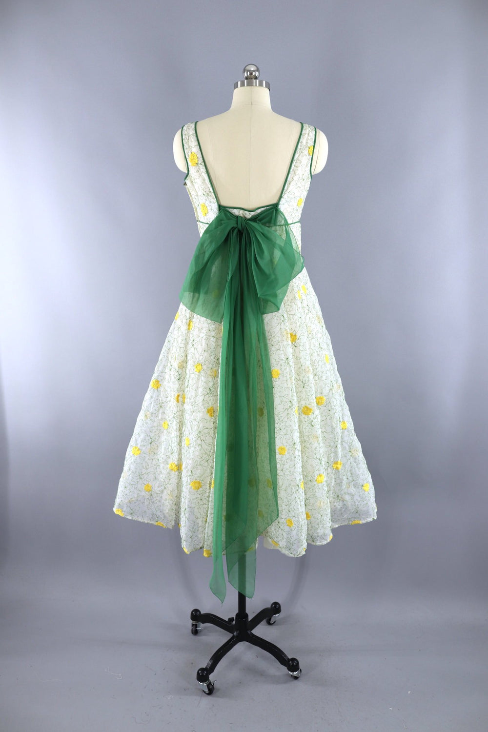 Vintage 1950s Garden Party Dress / White and Yellow Floral Embroidery ThisBlueBird Vintage 1950s Garden Party Dress / White and Yellow Floral Embroidery ThisBlueBird