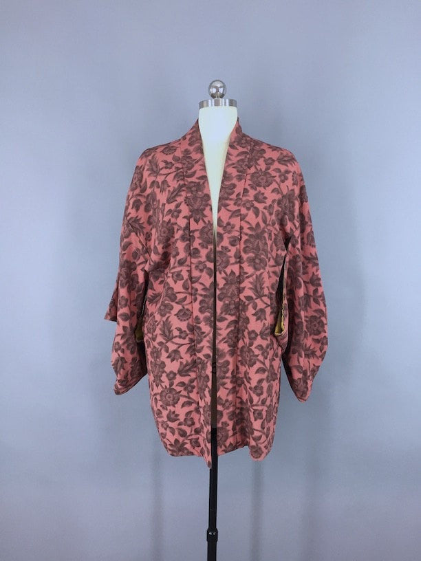 Vintage 1950s Haori Kimono Cardigan / Peach Pink Floral Print - ThisBlueBird