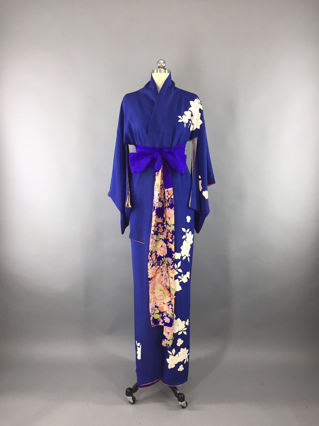 Vintage 1950s Kimono Robe / Royal Blue Floral Print - ThisBlueBird