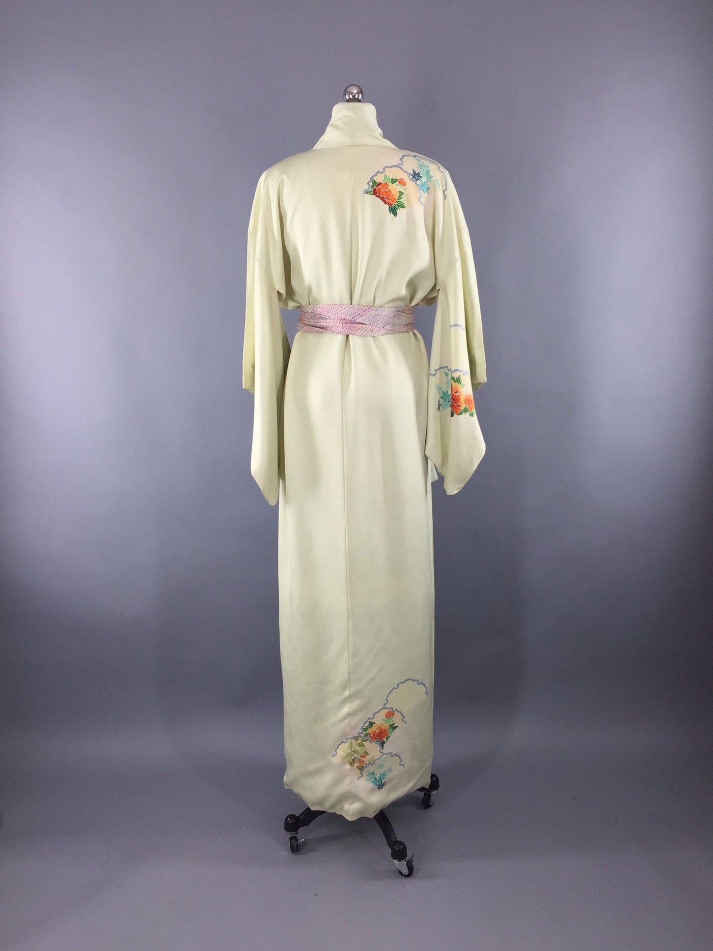 Vintage 1950s Kimono Robe / Spring Green Floral Print – ThisBlueBird