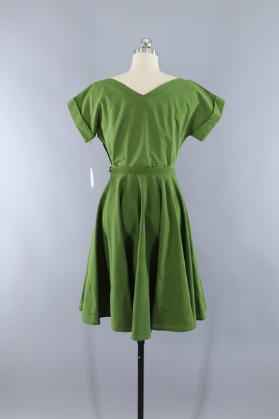 Vintage 1950s Patio Set / Olive Army Green Spider Web / Blouse and Skirt - ThisBlueBird