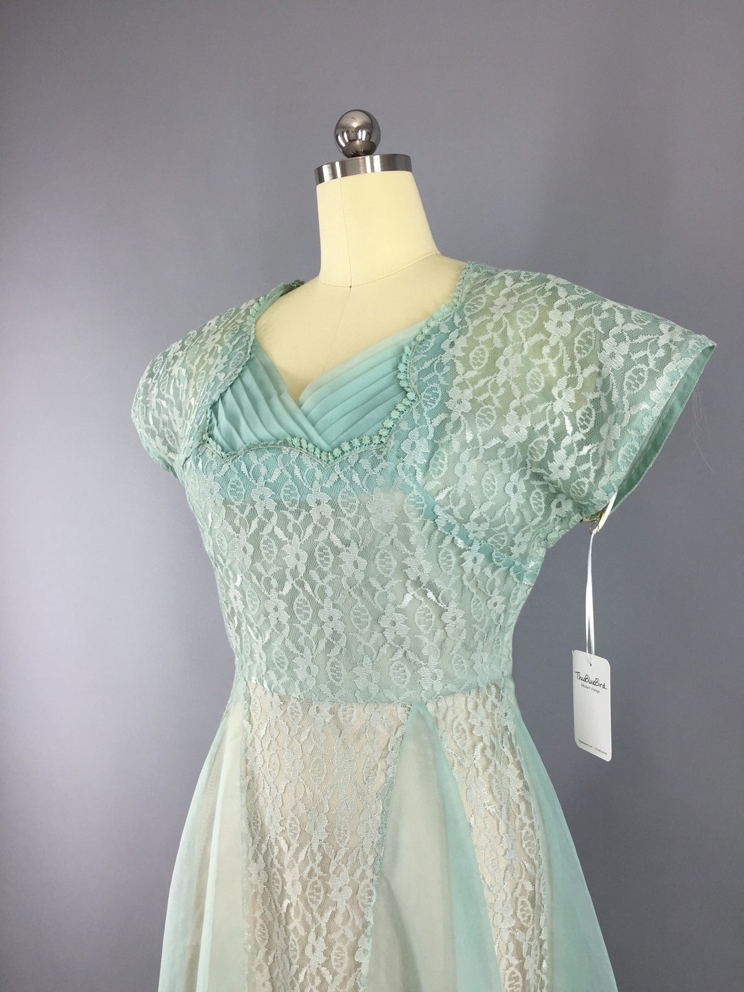 Vintage 1950s Sea Foam Green Chiffon Lace Dress ThisBlueBird Vintage 1950s Sea Foam Green Chiffon Lace Dress ThisBlueBird