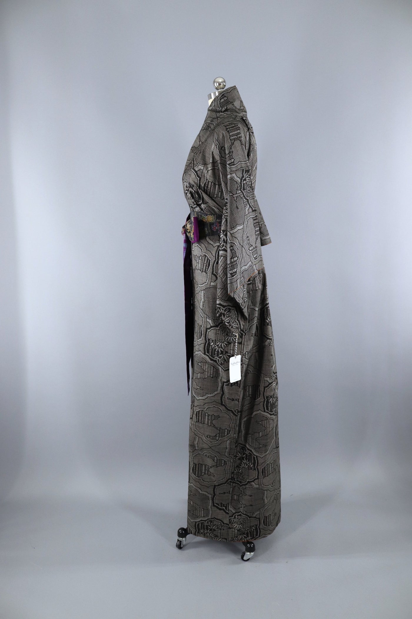 Vintage 1950s Silk Kimono Robe / Black Bamboo Ikat - ThisBlueBird