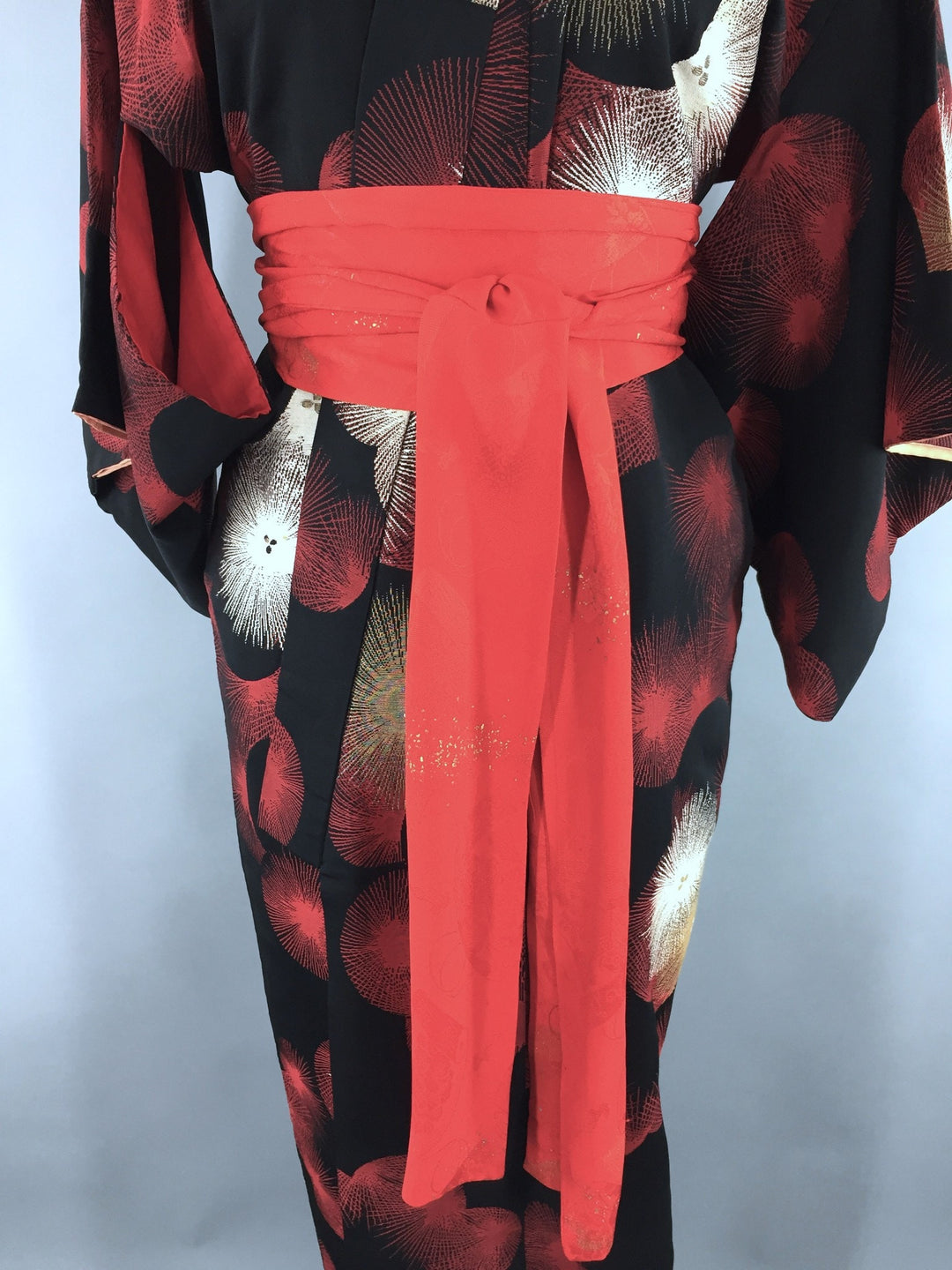 Vintage 1950s Silk Kimono Robe Black &amp; Red Omeshi - ThisBlueBird