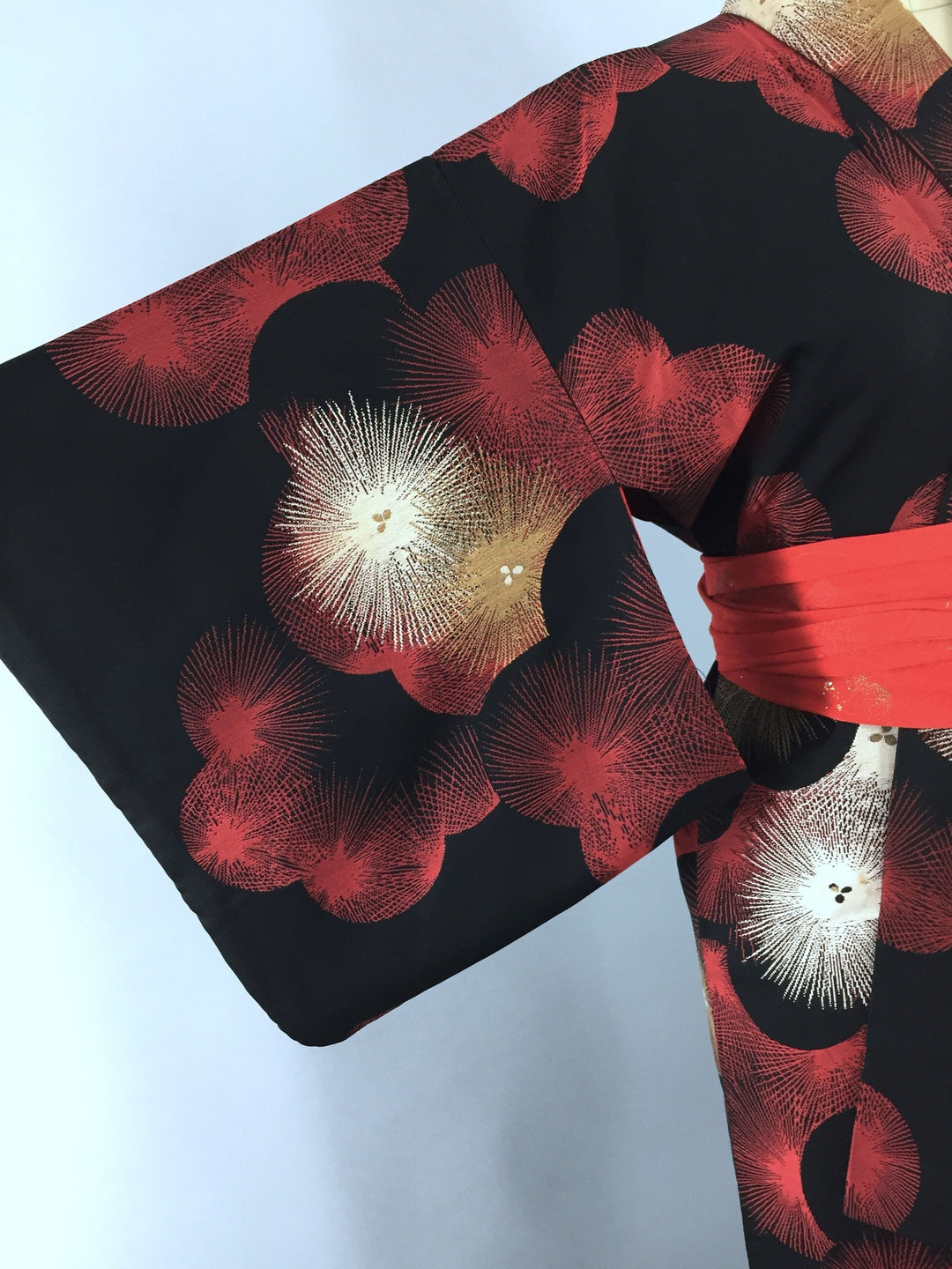 Vintage 1950s Silk Kimono Robe Black &amp; Red Omeshi - ThisBlueBird