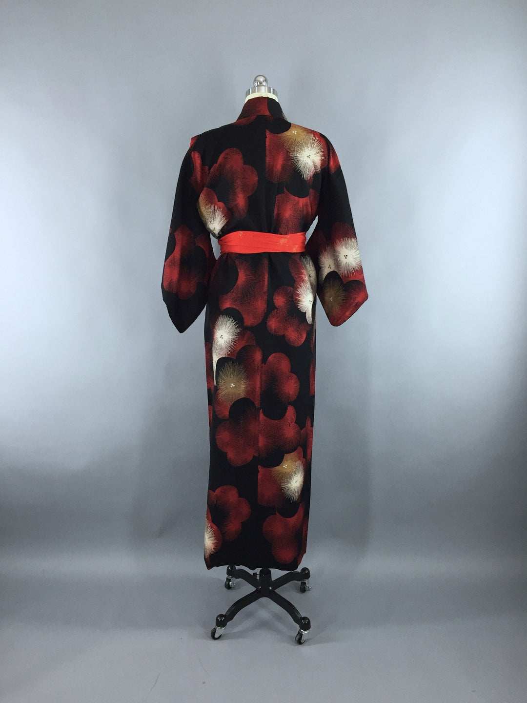 Vintage 1950s Silk Kimono Robe Black &amp; Red Omeshi - ThisBlueBird