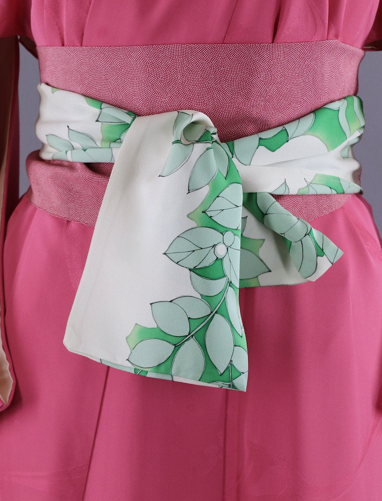 Vintage 1950s Silk Kimono Robe / Bright Pink - ThisBlueBird