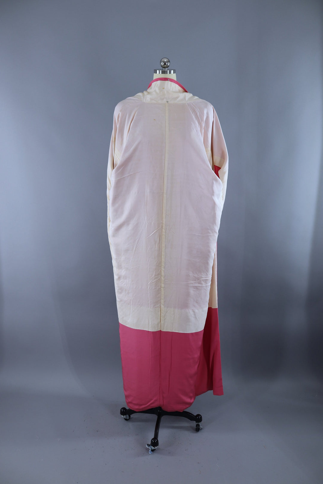 Vintage 1950s Silk Kimono Robe / Bright Pink - ThisBlueBird