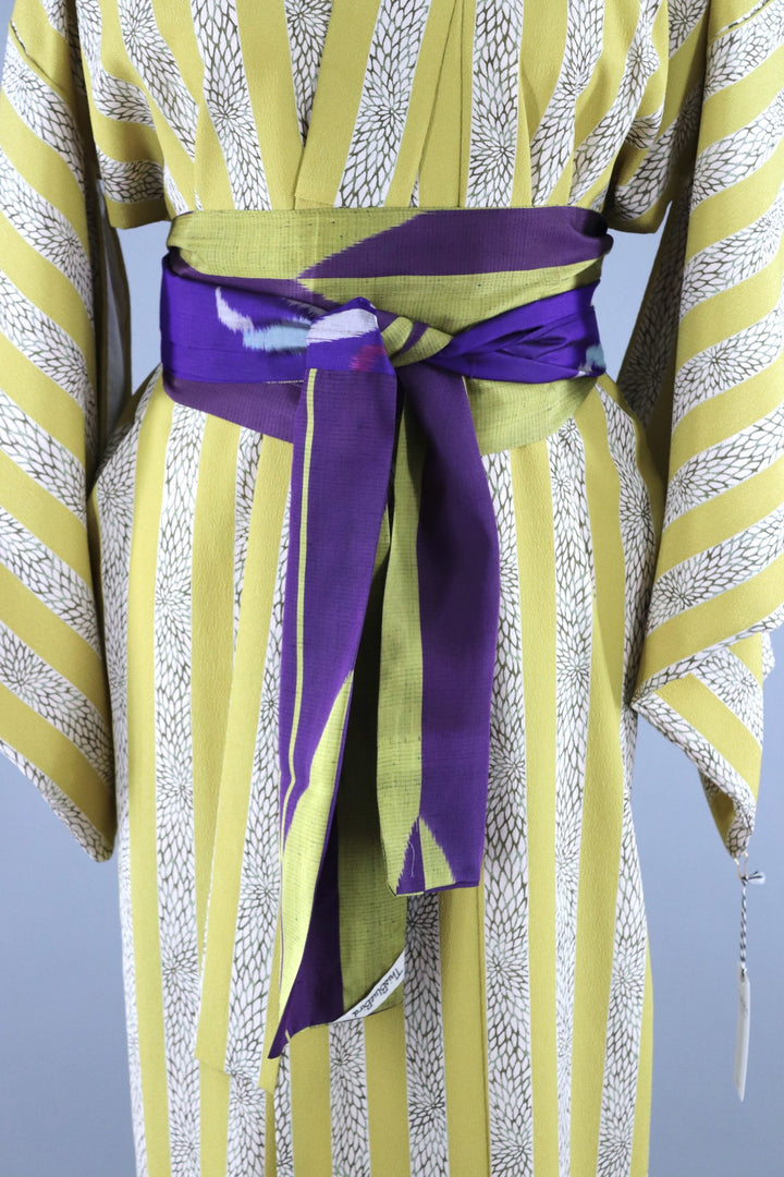 Vintage 1950s Silk Kimono Robe / Chartreuse Olive Green Chrysanthemum Print - ThisBlueBird