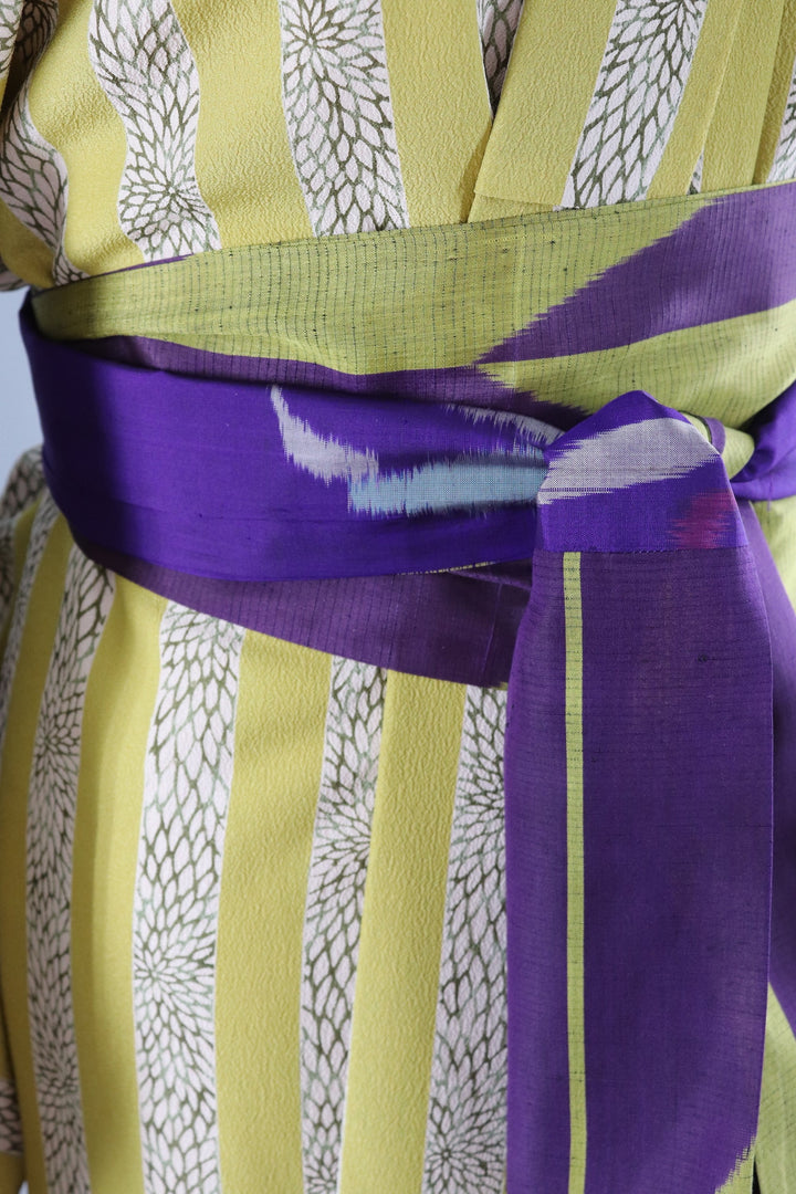 Vintage 1950s Silk Kimono Robe / Chartreuse Olive Green Chrysanthemum Print - ThisBlueBird