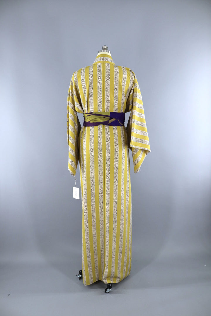 Vintage 1950s Silk Kimono Robe / Chartreuse Olive Green Chrysanthemum Print - ThisBlueBird