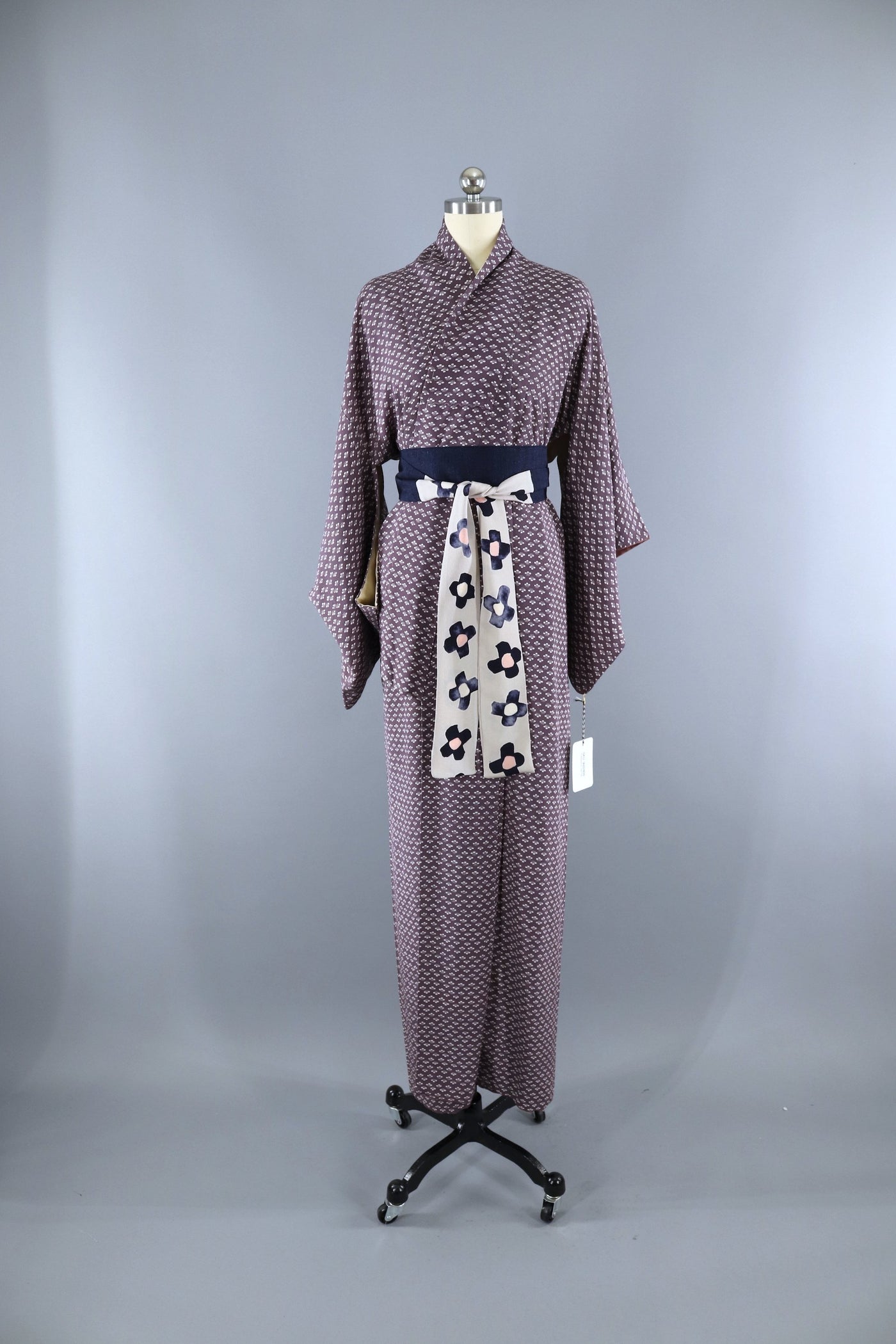 Vintage 1950s Silk Kimono Robe / Dusty Purple Small Floral Print - ThisBlueBird