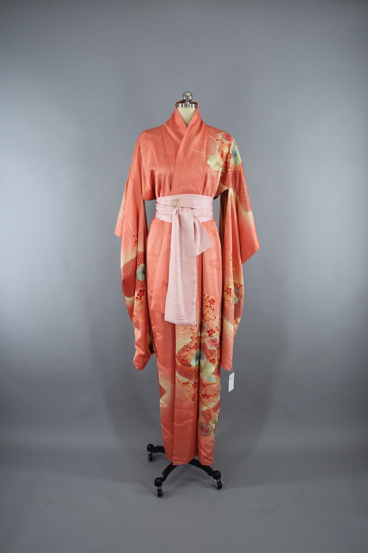 Vintage 1950s Silk Kimono Robe Furisode in Orange Peach Satin with Flo ...