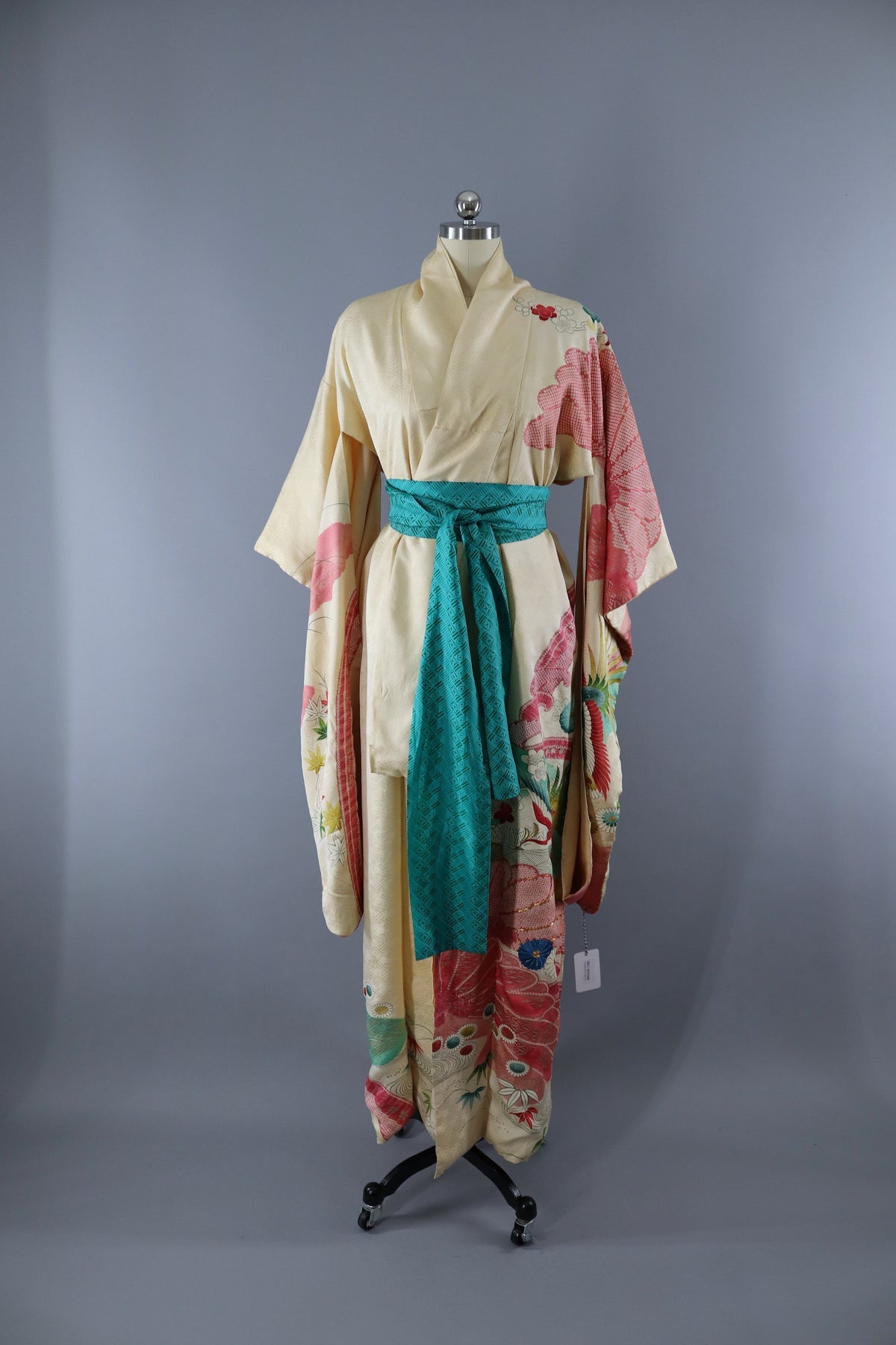 Vintage 1950s Silk Kimono Robe Furisode / Ivory & Pink Floral Peacocks ...
