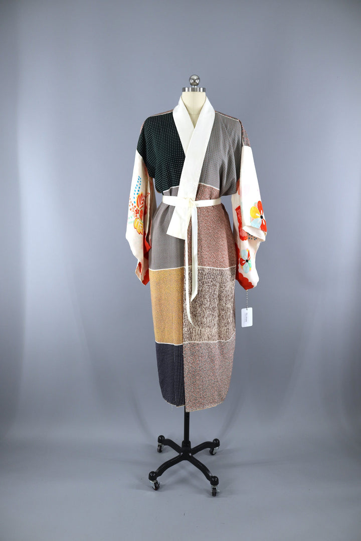 Vintage 1950s Silk Kimono Robe / Grey Tan Floral Print - ThisBlueBird
