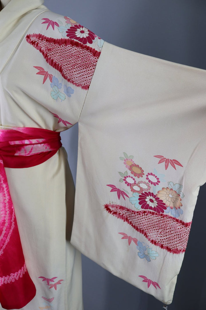 Vintage 1950s Silk Kimono Robe / Ivory Pink Shibori Floral - ThisBlueBird